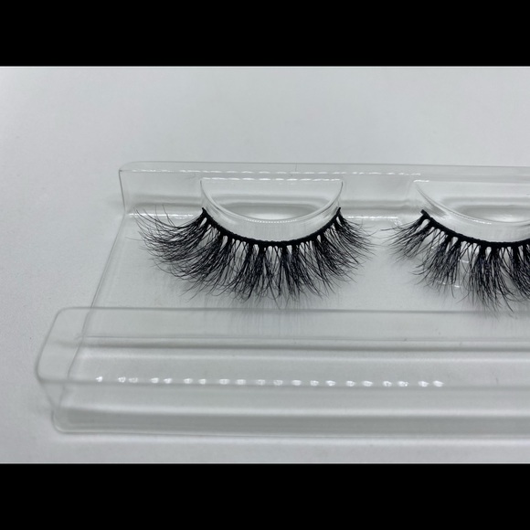 JHaley Beauty LLC Luxury Mink Lashes - Picture 10 of 10